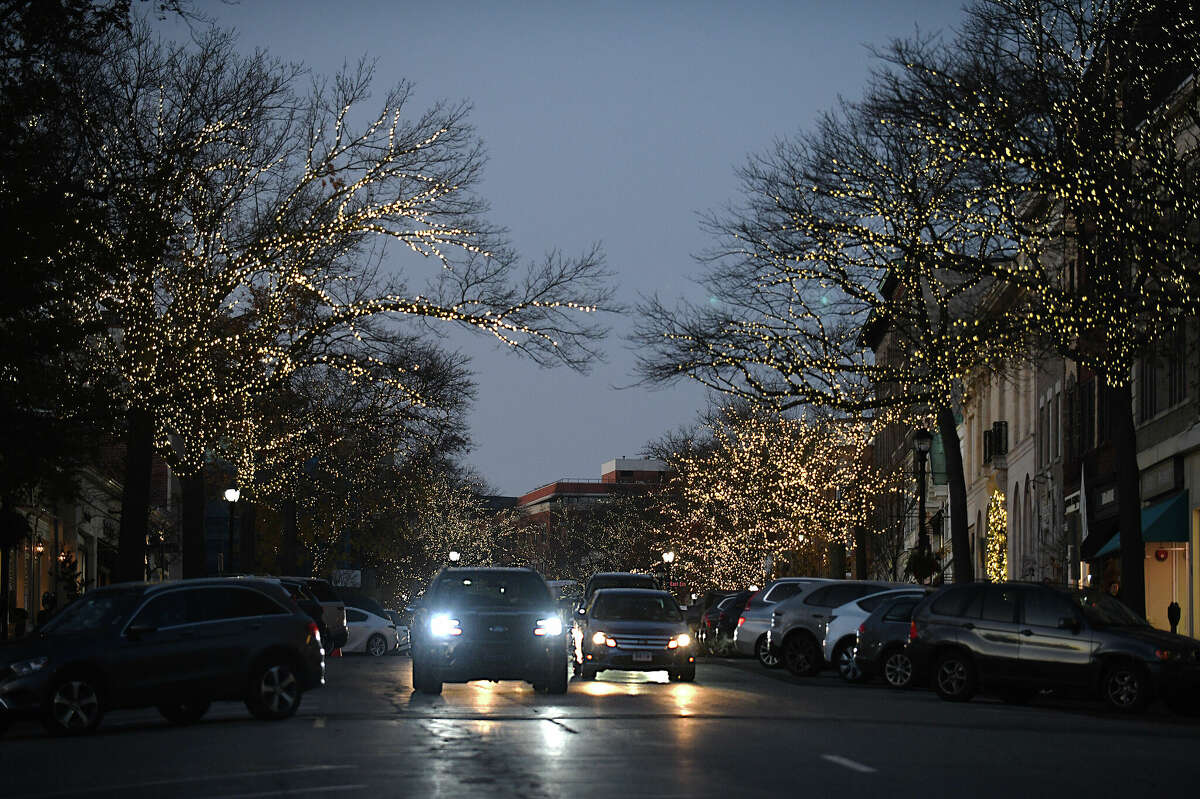 In Photos Holiday lights illuminate Greenwich Avenue