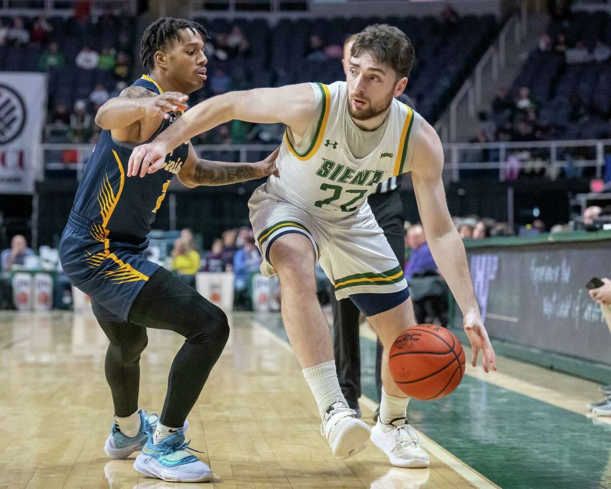 Siena graduate student Andrew Platek has a total of seven points in his past three games after scoring 13 or more in each of his first five.