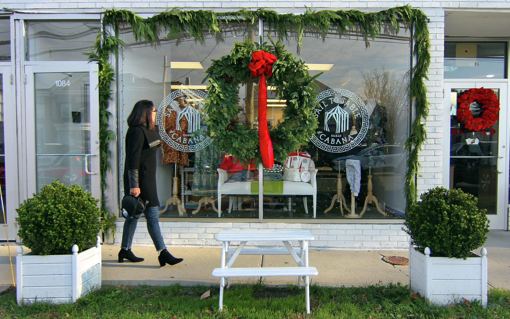 Darien Festival of Wreaths returns to local businesses