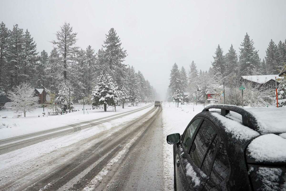 NEVADA, USA - NOVEMBER 8: Snow blanked the route 237 in Stateline of Nevada, United States on November 8, 2022 as Winter Storm warning in effect for Lake Tahoe and Nevada mountains. (Photo by Tayfun Coskun/Anadolu Agency via Getty Images)