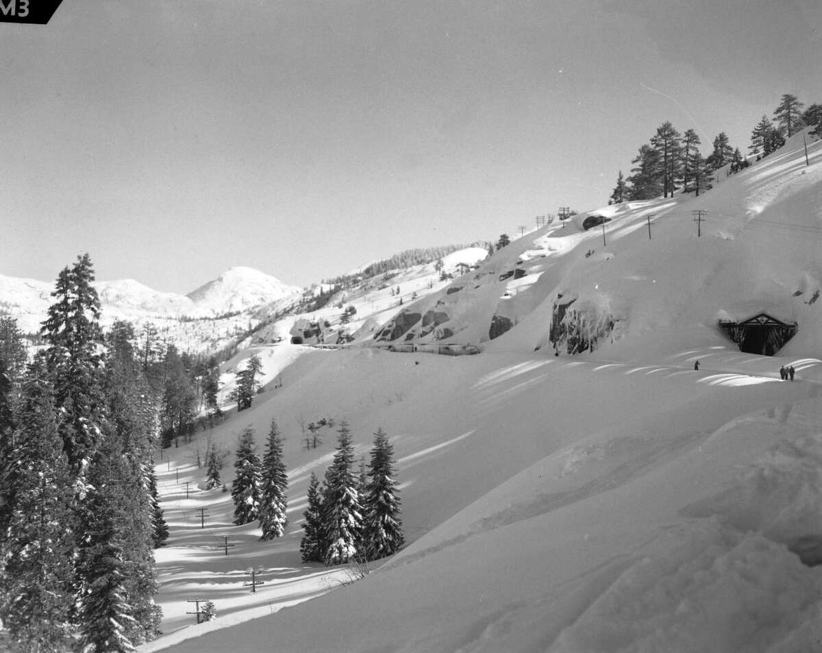 1952 Sierra blizzard turned snowbound luxury train into frigid hell