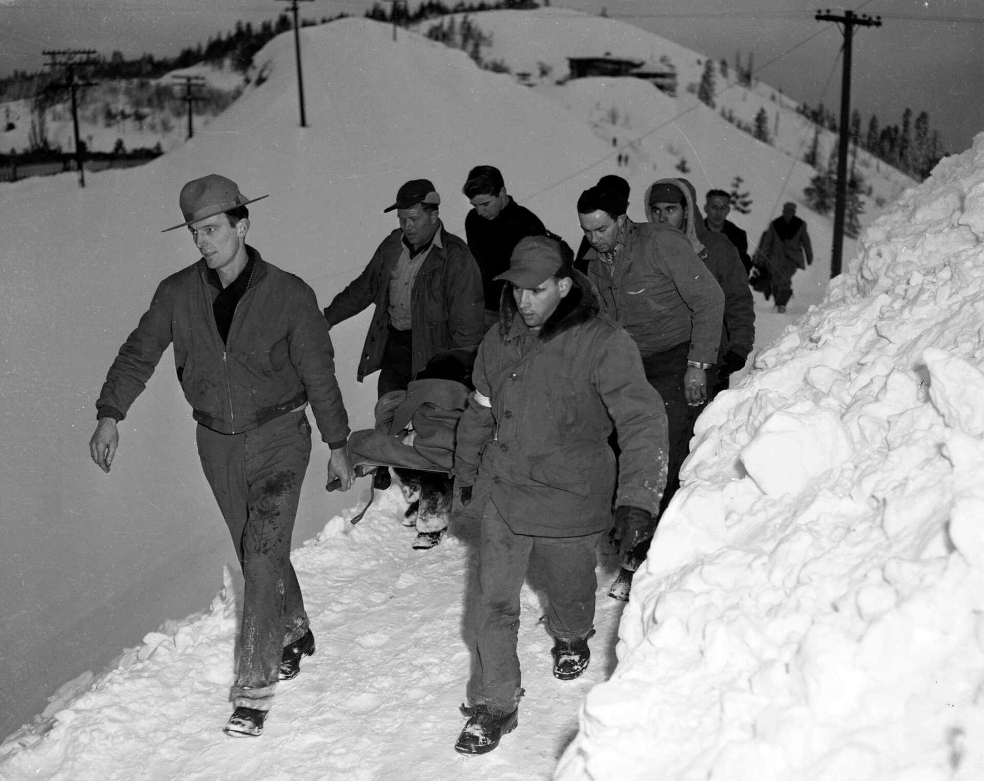 1952 Sierra blizzard turned snowbound luxury train into frigid hell