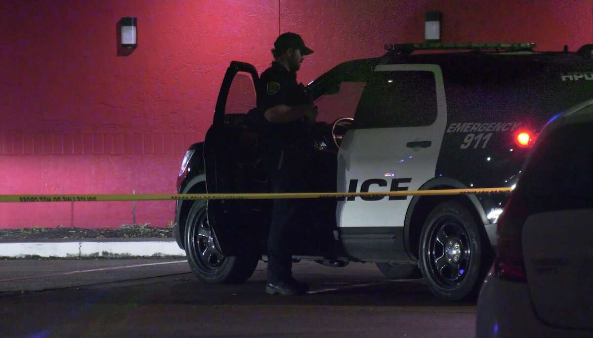 Man Found Fatally Shot In Parking Lot Of Southeast Houston Club