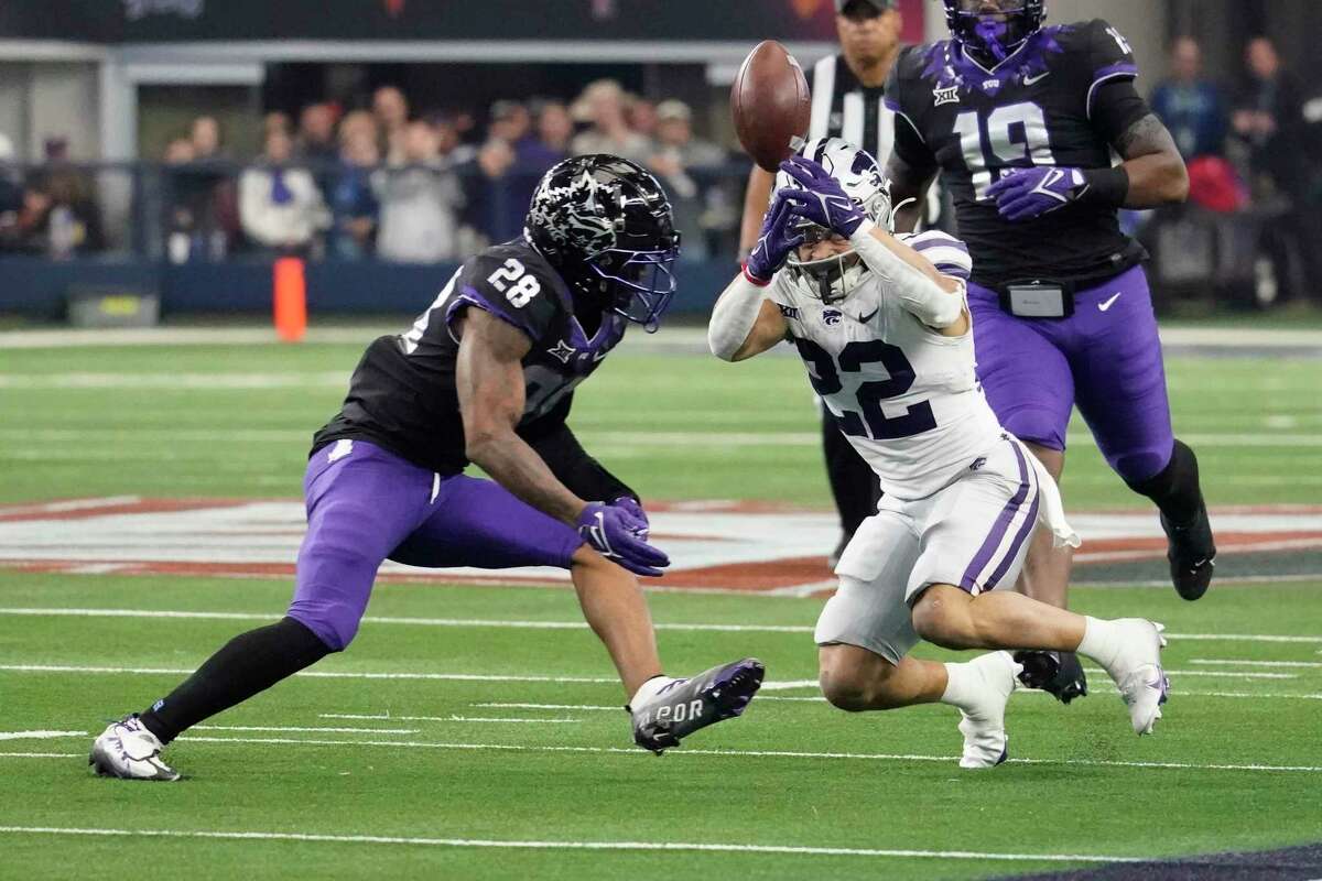 K-State Wildcats Football: Deuce Vaughn handles Heisman buzz