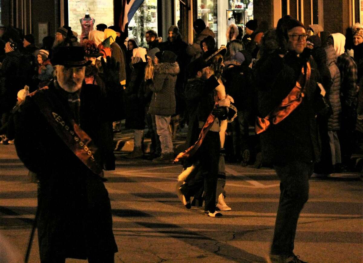 Manistee's Sleighbell Parade goes down River Street