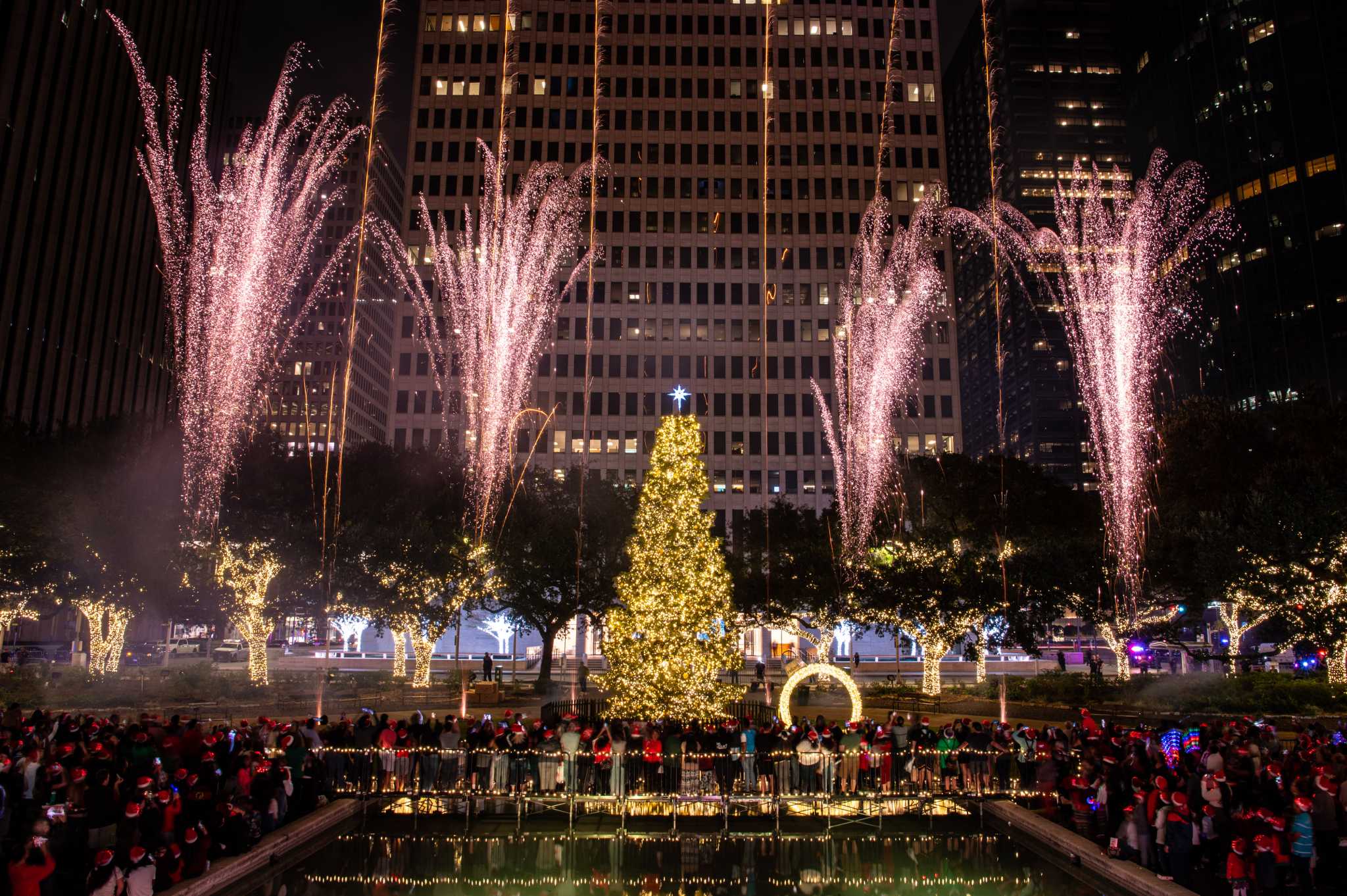 Mayor lights Houston's Christmas tree