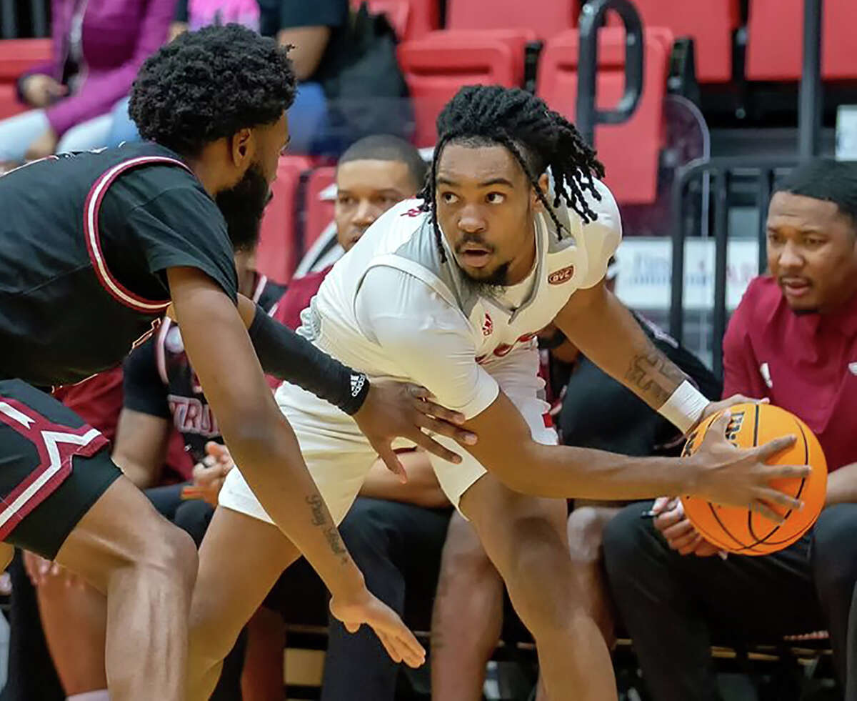 Ray'Sean Taylor of SIUE named to All-District Basketball Team