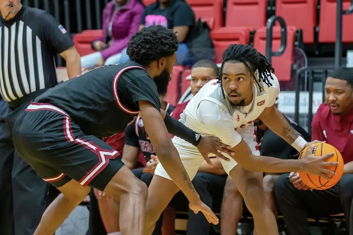 SIUE guard Ray'Sean Taylor in a past home game against Troy in Edwardsville. On Sunday against Illinois Tech, Taylor led the Cougars with 20 points. 