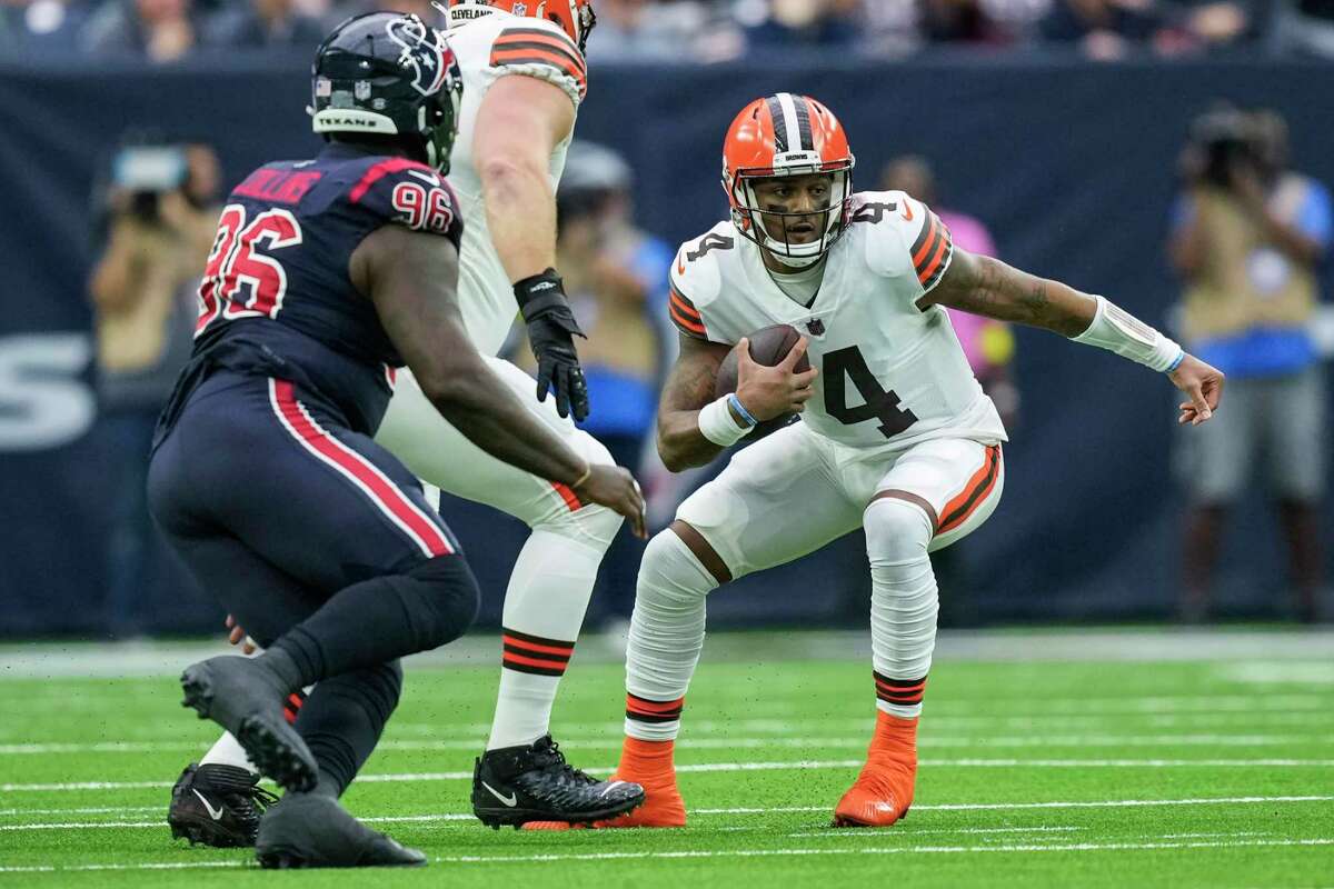 Texans fans boo Deshaun Watson when he stepped on field for Browns