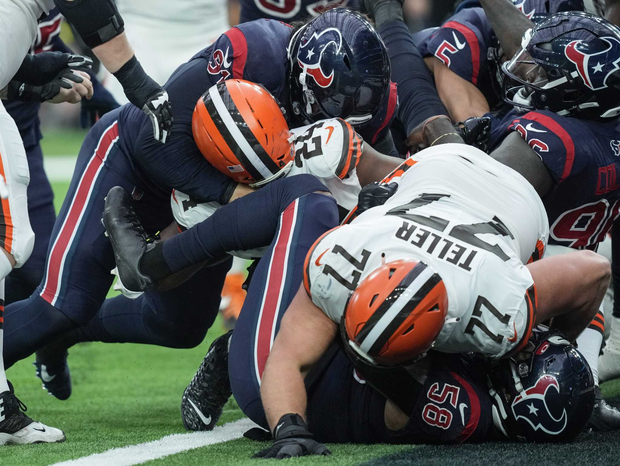 Allen's terrible performance dooms Texans in loss to Browns