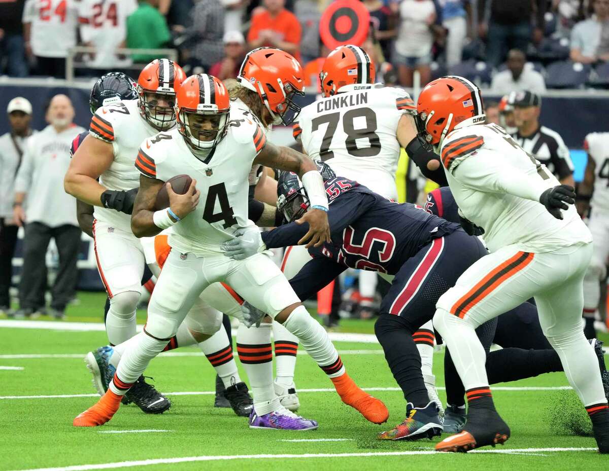 The Texans' defense put the clamps on Deshaun Watson for most of Sunday's game, his first in the NFL since the end of the 2020 season.