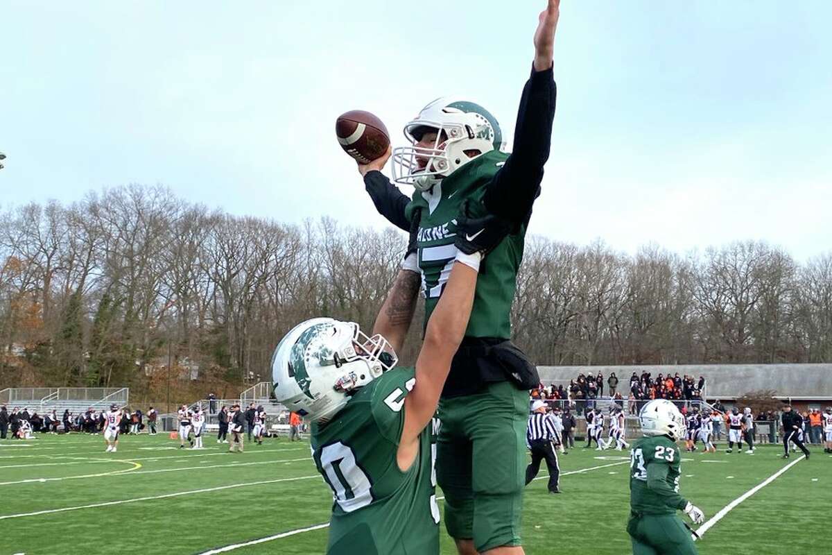 New Canaan football announcer Bob VanDerheyden steps down