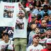 NFL roundup: Browns' Deshaun Watson rusty, unpopular in win