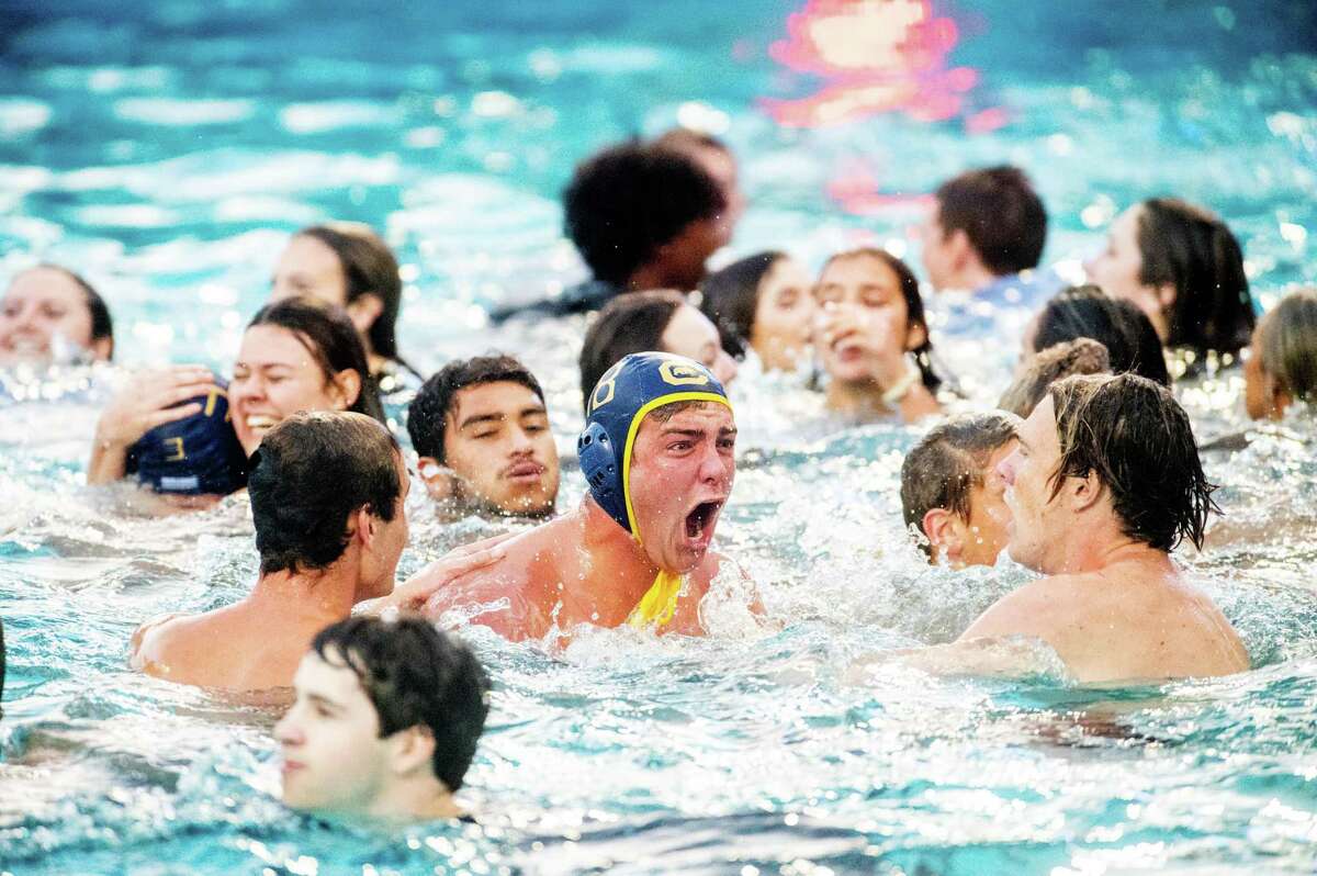 Cal men’s waterpolo team rallies past USC, wins 16th national title