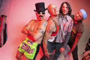 Chili Peppers set S.A. concert date