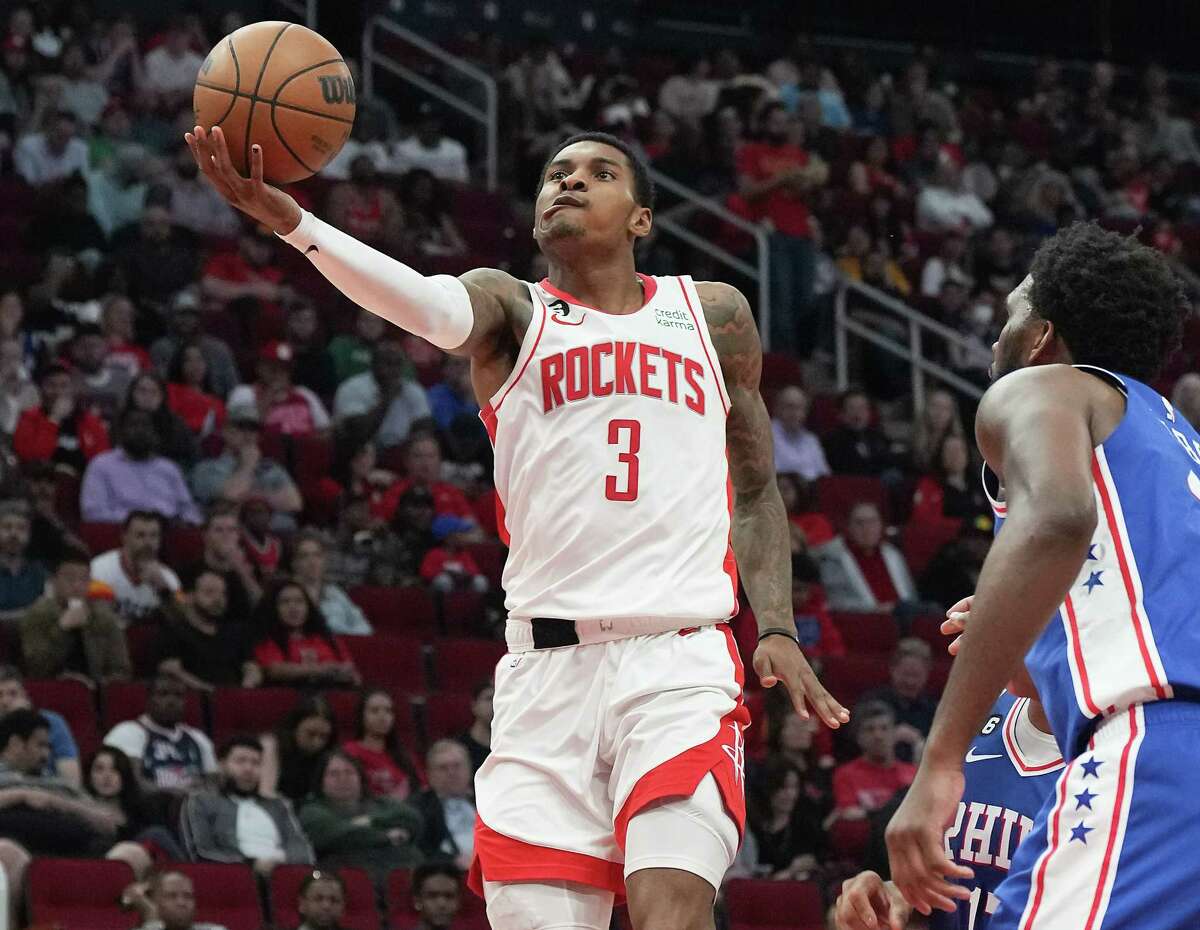 Houston Rockets guard Kevin Porter Jr. (3) puts up a layup against Philadelphia 76ers in the first half at the Toyota Center on Monday, Dec. 5, 2022 in Houston.