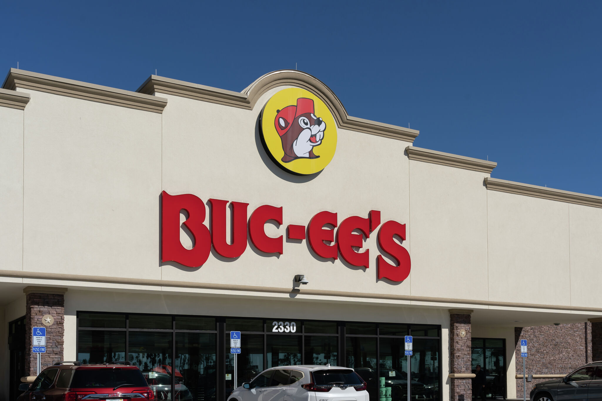 Auburn uses new Buc-ee's for recruiting pitch, starts meme war