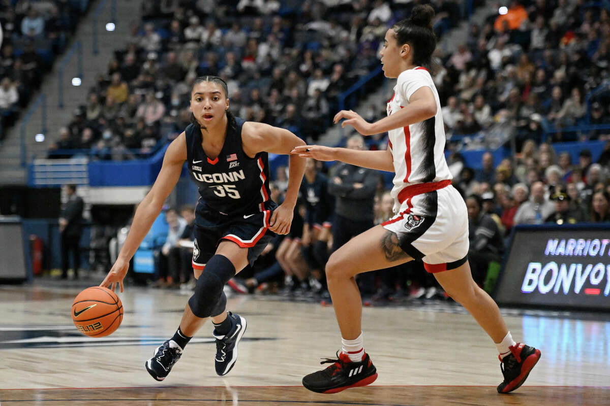 UConn Women's Basketball's Azzi Fudd To Miss 3-6 Weeks