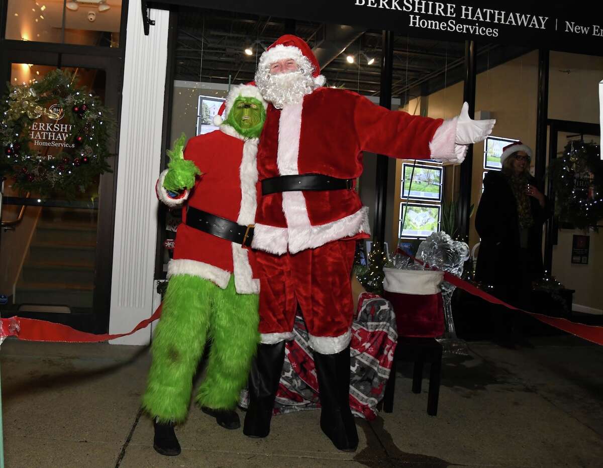 Ridgefield celebrates Christmas season with Holiday Stroll