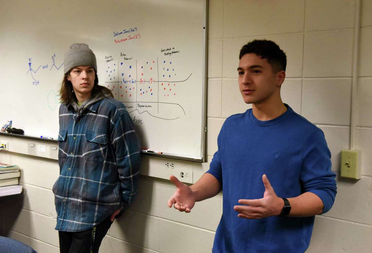 Siena College physics inferior  Enzo Marina, right, and Ben McColgan, a machine  subject   major, left, worked with prof  Michele McColgan successful  processing  augmented world  subject   modules to assistance   students with their spatial reasoning skills connected  Tuesday, Dec. 6, 2022, astatine  Siena College successful  Colonie, N.Y. McColgan received a $300,00 assistance   from the National Science Foundation to assistance   physics students make   spatial reasoning skills, which could peculiarly  assistance   women enactment   successful  physics.