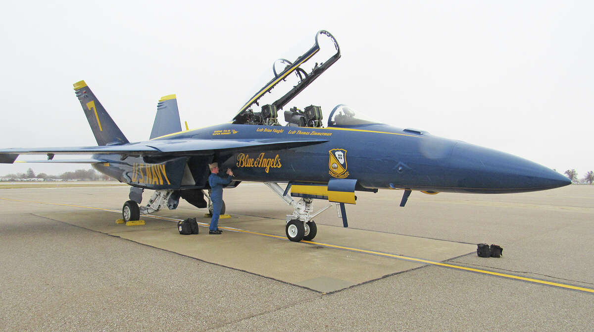 Blue Angels returning to Scott Air Force Base for May 1314 airshow