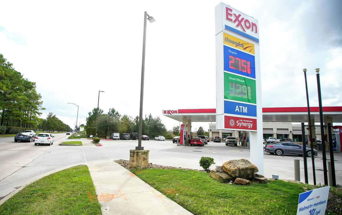 An Exxon station at 15931 John F Kennedy Blvd on Tuesday, Dec. 6, 2022 inHouston . The City of Houston recently acquired a 200-square-foot piece of land at 15931 John F Kennedy Blvd, at the intersection of John F Kennedy Boulevard and Greens Road. The land was purchased for the Greens Road paving project.