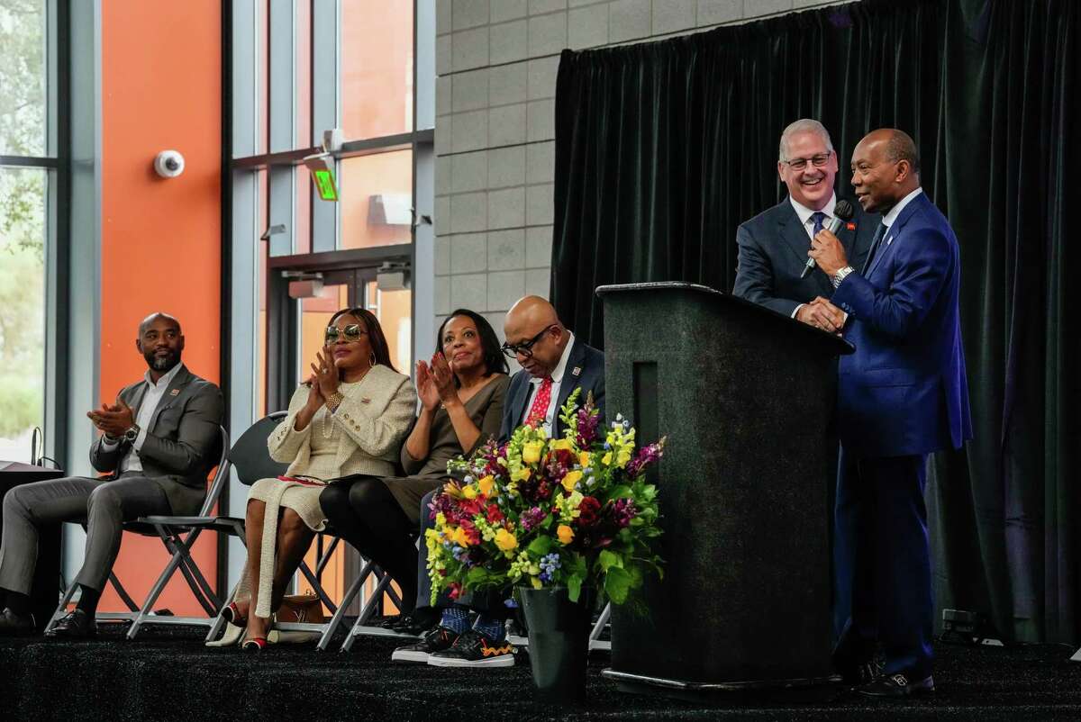 Houston Fund for Social Justice and Economic Equity Honorary Board Chair Mayor Sylvester Turner, along with Wells Fargo and Black Houston business and civic leaders officially announce the first round of Open for Business Grant recipients on Tuesday, Dec. 6, 2022 at Emancipation Park Recreation Center in Houston. Over 200 Houston-area small businesses and non-profits will receive a combined $5 million ranging between $10,000 and $65,000.