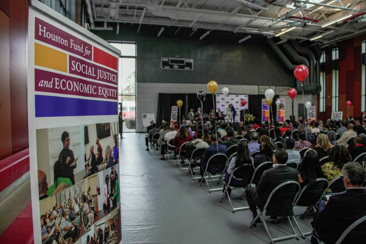 Houston Fund for Social Justice and Economic Equity Honorary Board Chair Mayor Sylvester Turner, along with Wells Fargo and Black Houston business and civic leaders officially announce the first round of Open for Business Grant recipients on Tuesday, Dec. 6, 2022 at Emancipation Park Recreation Center in Houston. Over 200 Houston-area small businesses and non-profits will receive a combined $5 million ranging between $10,000 and $65,000.