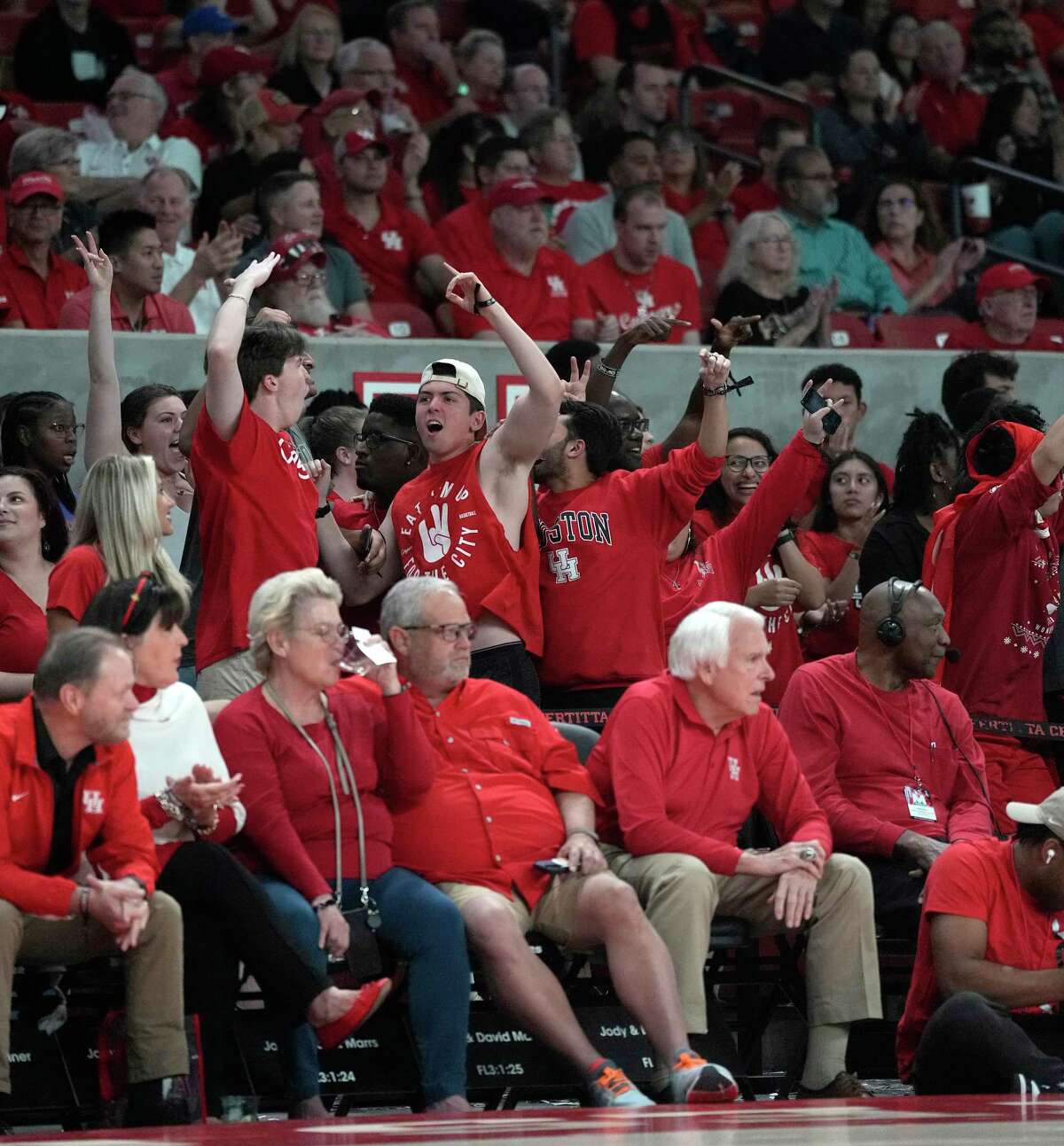 Houston Cougars Basketball: Marcus Sasser Departs With Eye Injury