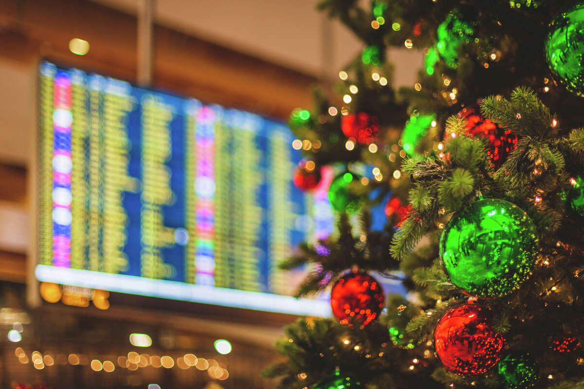 Story photo for 10 holiday travel hacks to save time and money at the airport