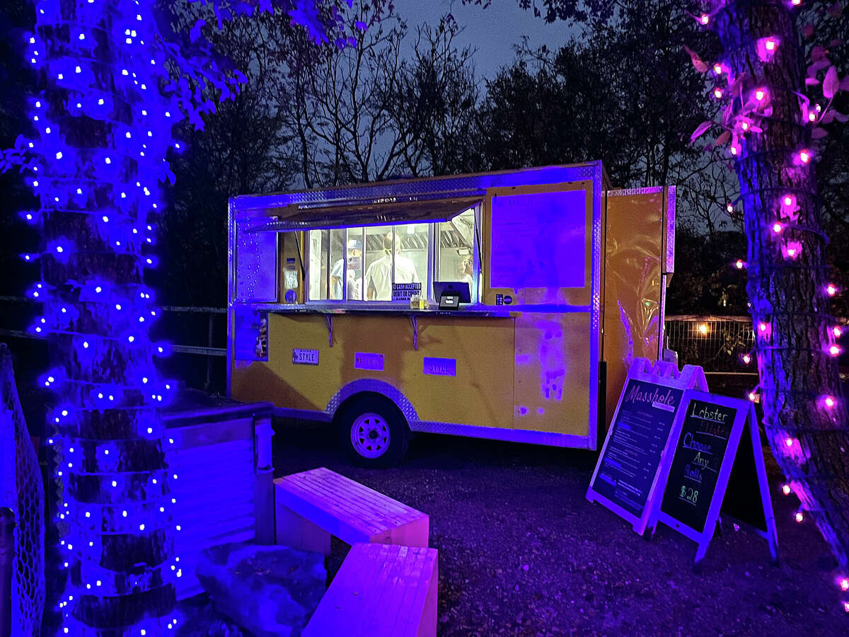 Lobster rolls worth a drive at Masshole food truck