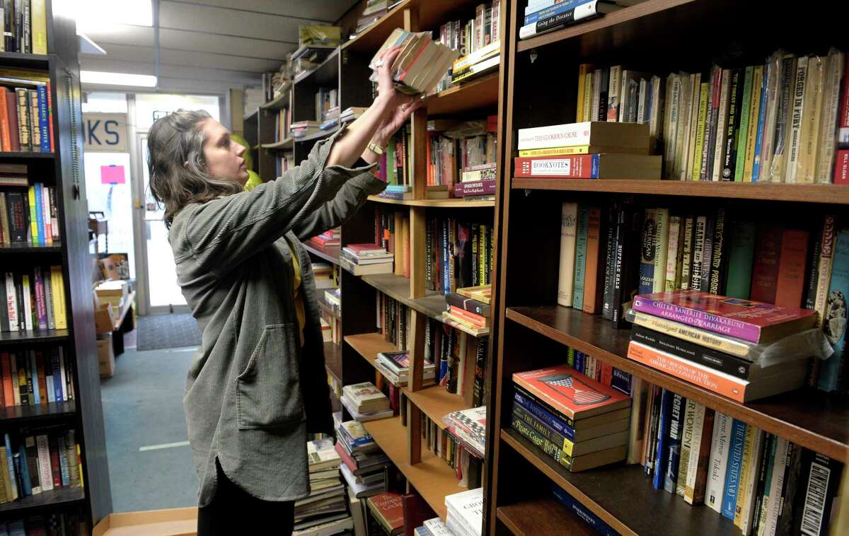 As Bethel's Relay Bookhouse closes, 200,000 books to go on sale