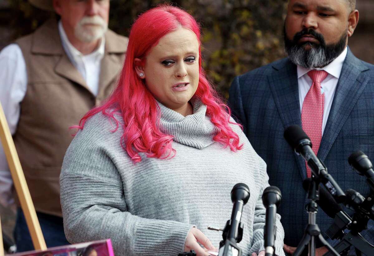 Maitlyn Gandy gives a statement about the death of her daughter, Athena Strand, 7, at the Wise County Courthouse in Decatur, Texas, on Thursday, Dec. 8, 2022. Strand was was kidnapped and killed late last week allegedly by a FedEx Ground driver. (Amanda McCoy/Star-Telegram via AP)