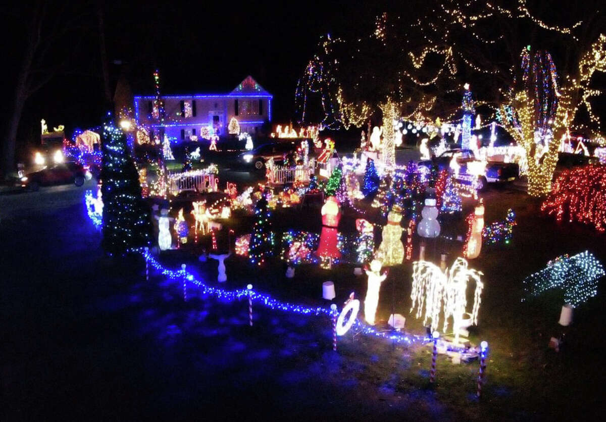 Middletown families continue holiday light tradition