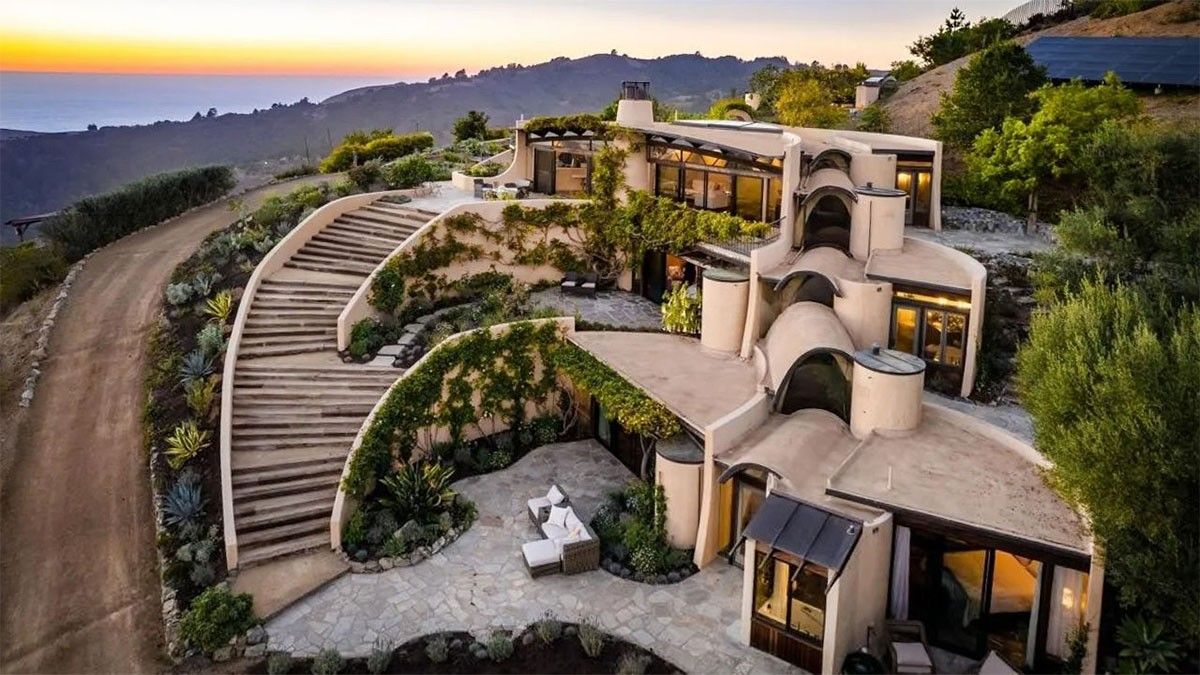 Curves Ahead: Whimsical Casa Luna Bounces Onto the Market in Big Sur for $7M