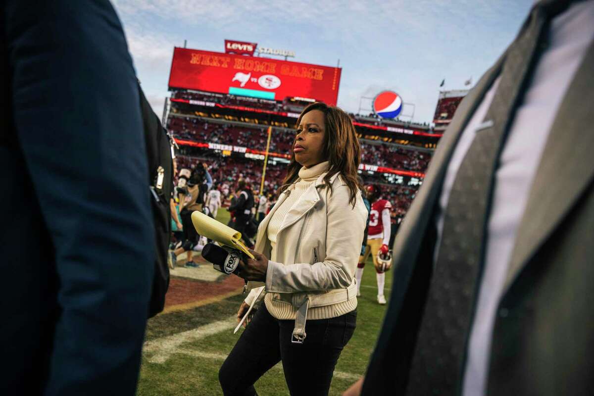 Fox Sports reporter Pam Oliver on the sidelines during an NFL football game  between the New York Giants and the Minnesota Vikings, Sunday, Oct. 6,  2019, in East Rutherford, N.J. (AP Photo/Adam