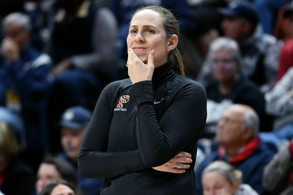 UConn women beat Princeton, but starter Nika Mühl is injured