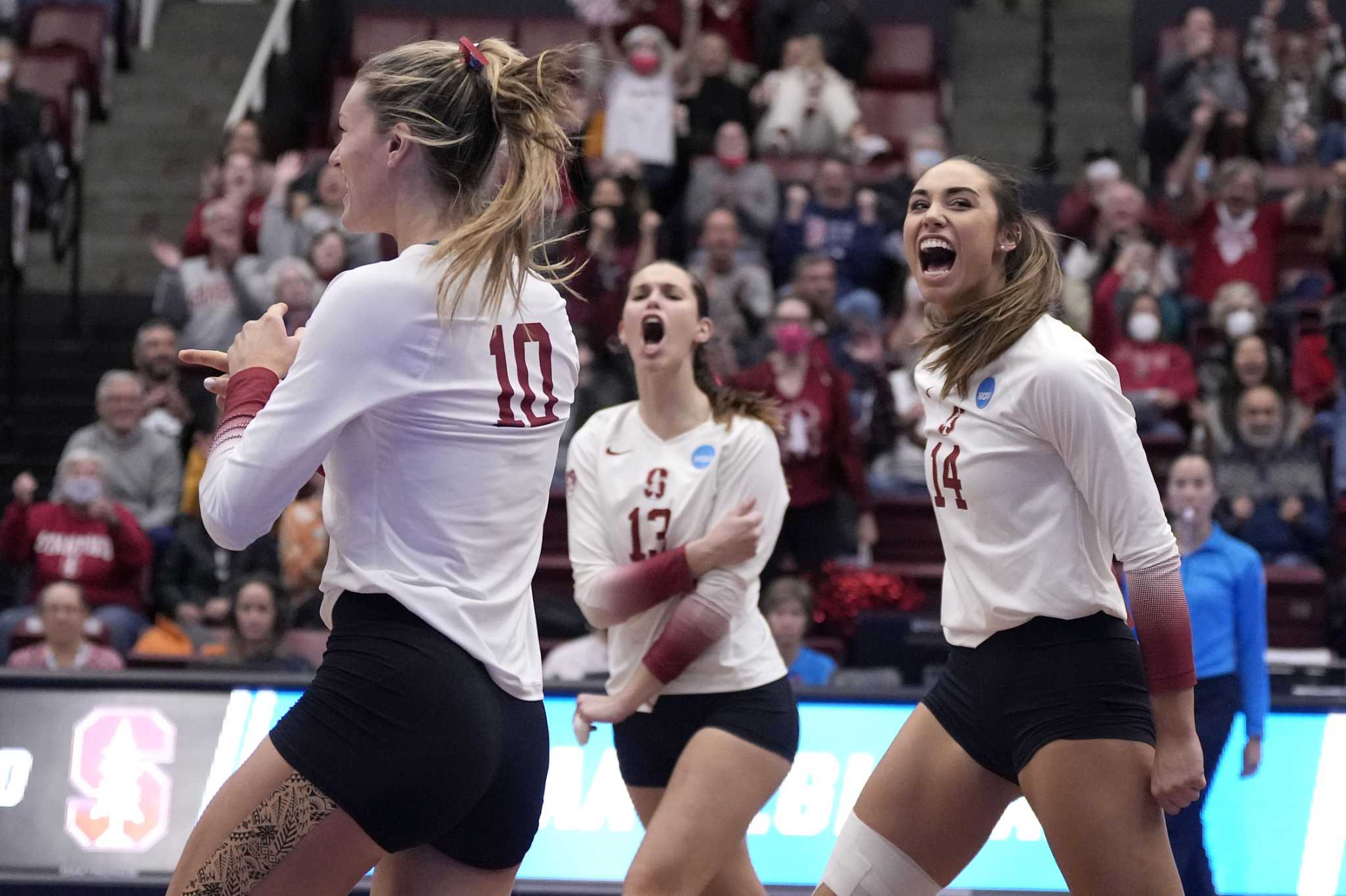 Stanford women sweep Houston, reach volleyball regional final