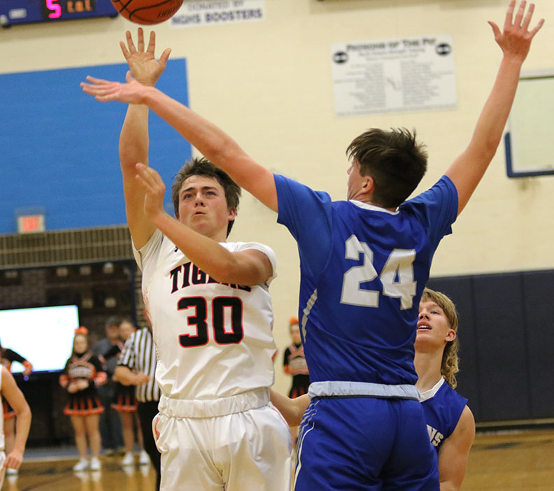 Greenfield takes first loss, plays Calhoun for third at Spartan Classic