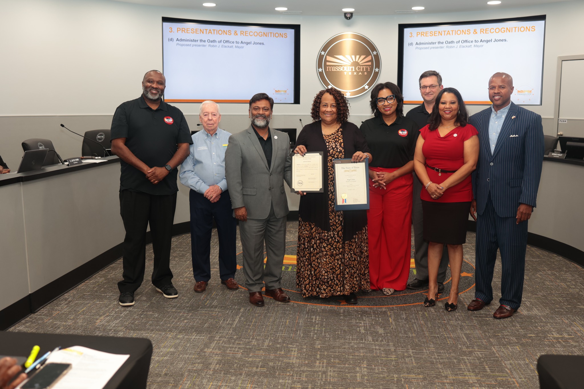 Missouri City's first female city manager, Angel Jones, sworn in