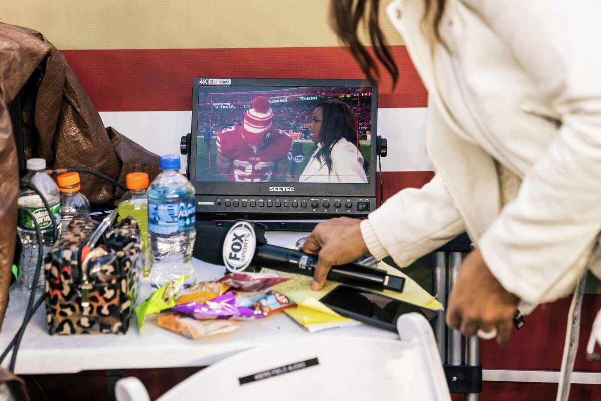 Pam Oliver With 49ers RB Christian McCaffrey After Win, San Francisco,  Christian McCaffrey, San Francisco 49ers