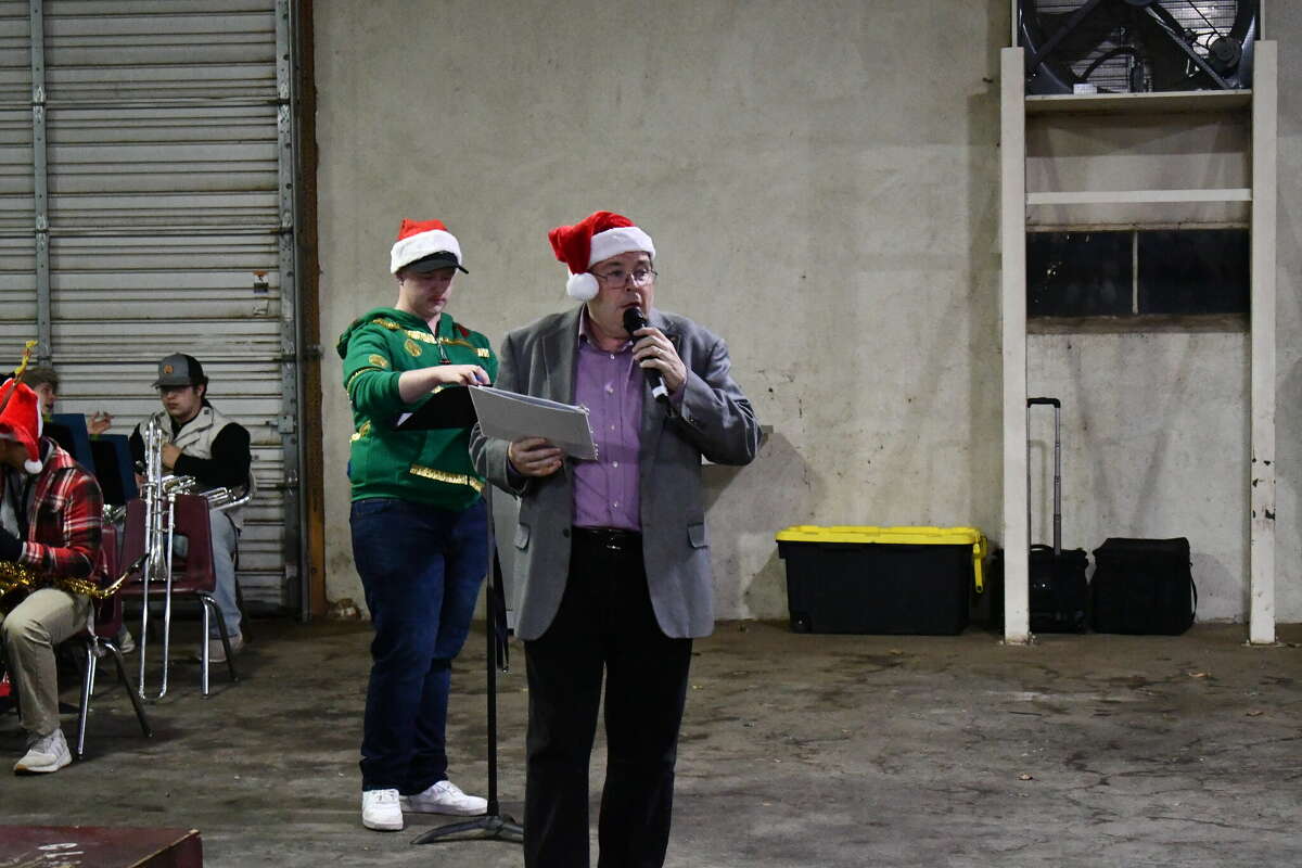 AHS band performs Christmas Concert for city of Abernathy