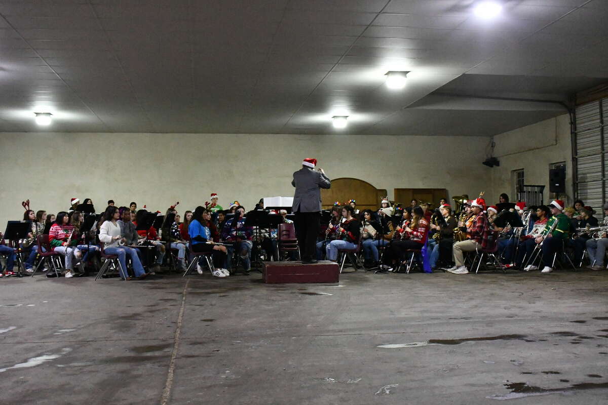 AHS band performs Christmas Concert for city of Abernathy