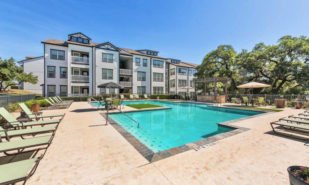 Guess the rent of San Antonio apartment near Stone Oak