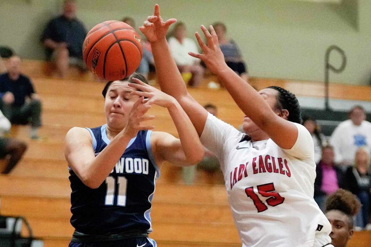 Kingwood Mustangs rout Atascocita Eagles in district opener
