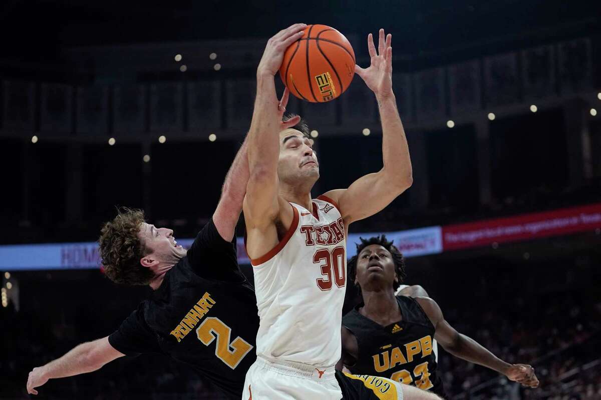 No. 2 Texas Clamps Down And Routs Arkansas-Pine Bluff