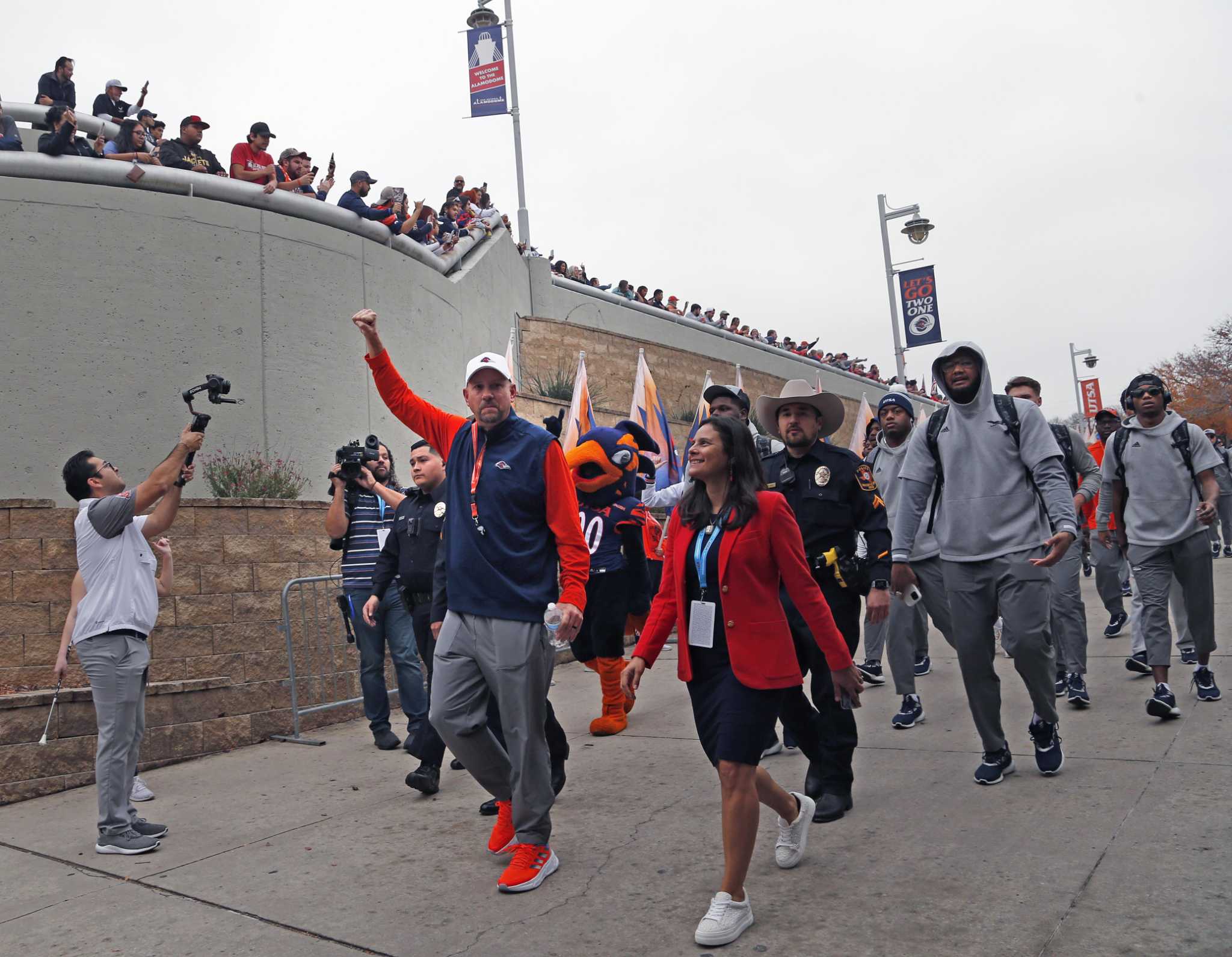 American Athletic Conference, UTSA unveil 2023 football schedule