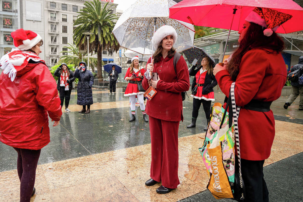 San Francisco’s classic holiday bar crawl, SantaCon, in pictures