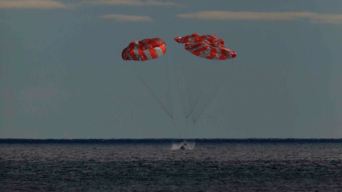 NASA's Orion Capsule Blazes Home From Test Flight To Moon