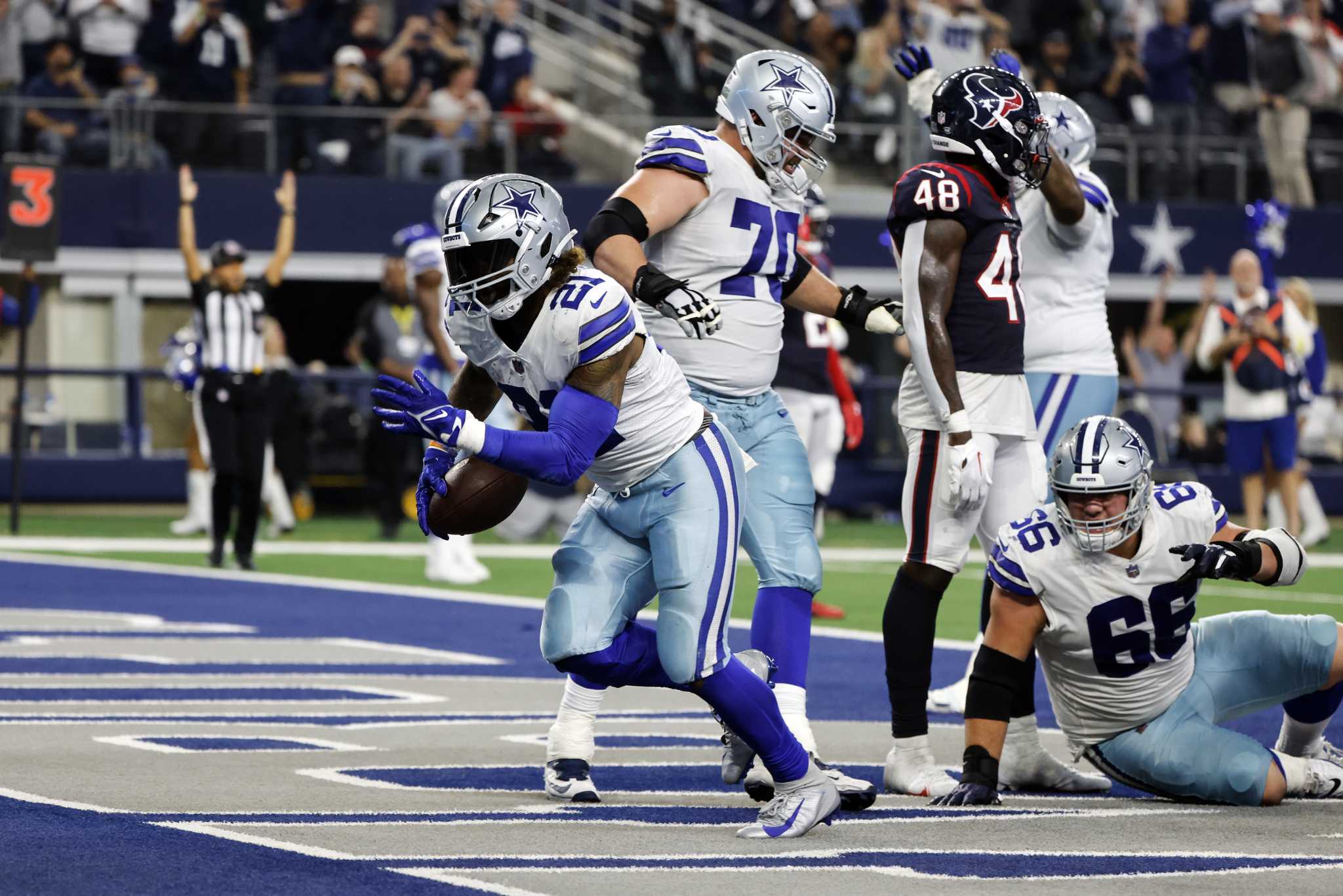 Cowboys score late to avoid upset loss to Texans